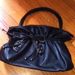 Bow-Detailed Black Shoulder Bag with Gathered Top and Rivets